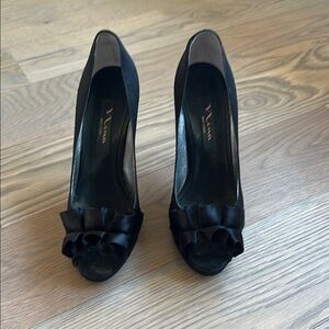 Nina Shoes Black Stiletto Heels with Peep-Toe Design